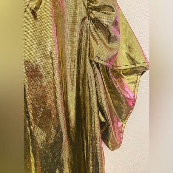 🛍️Mickael Kors petit Metallic Fashion Short Sleeve Gold Size: Medium T-Shift 💥 - Picture 7 of 8